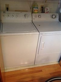 Gas dryer and washing machine
