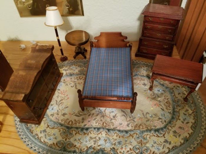More dollhouse furniture.