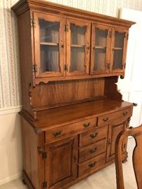 Beautiful antique hutch. $250