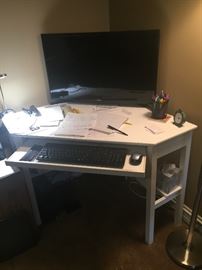 White corner desk $50