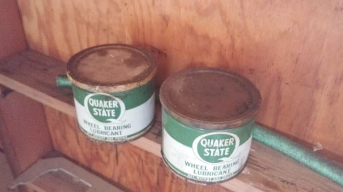 Old Quaker State Lubricant Cans