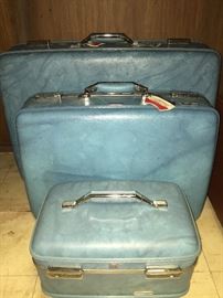 Vintage AMERICAN TOURISTER Luggage Set