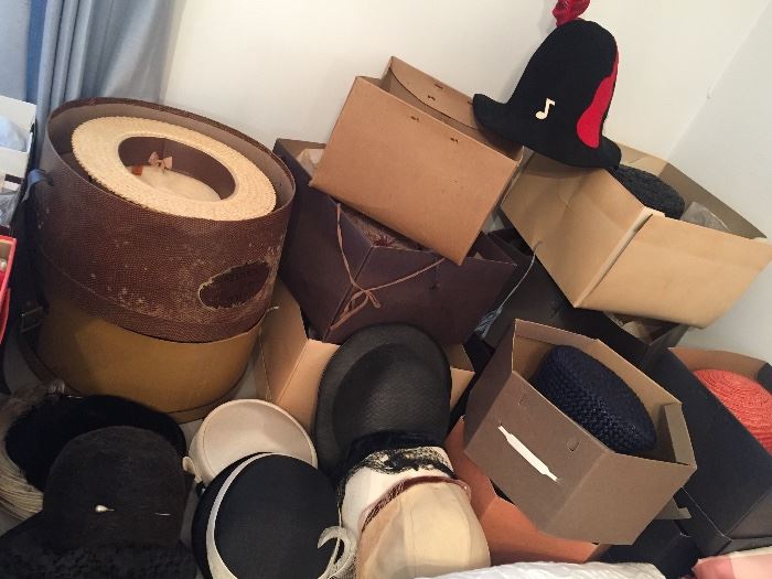 Assorted Vintage Hats/Boxes