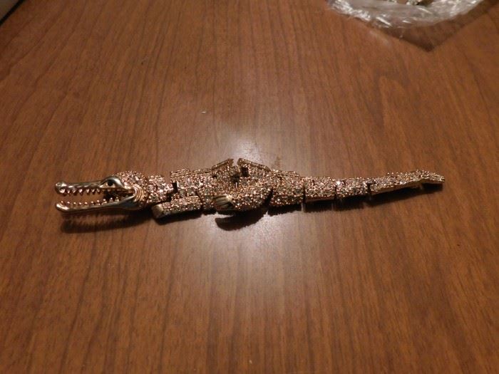 Articulated Alligator Pin