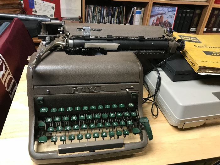 Royal Typewriter very nice condition