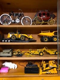 Caterpillar Toys, Harley Davidson Motorized Toy Bike, Nice Wells Fargo Stage Coach