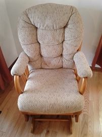 Oak rocker glider                  https://ctbids.com/#!/description/share/65069