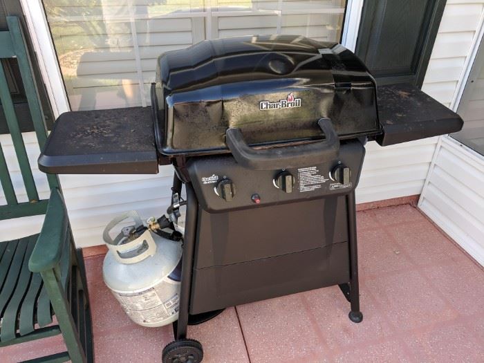 Char-Broil propane grill with cover