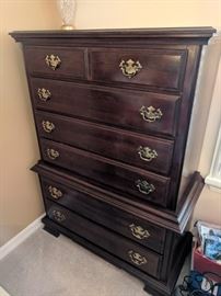 Chest of drawers