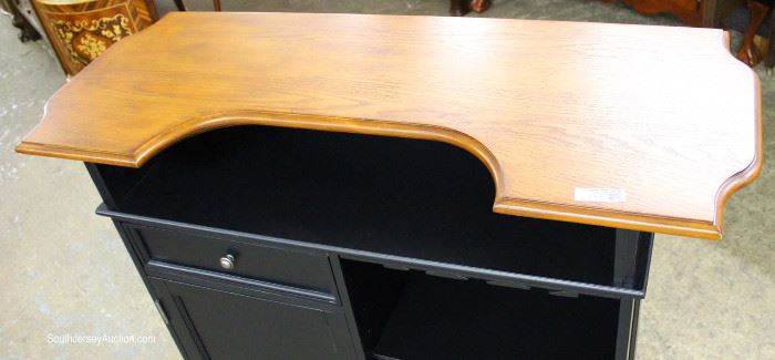 Contemporary Petite BAR with Foot Rail
Located Inside – Auction Estimate $100-$300