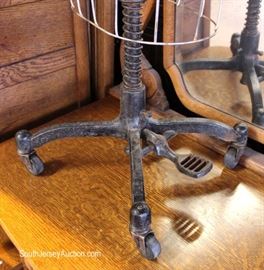 ANTIQUE Cast Iron Base Dress Mold
Located on the Dock – Auction Estimate $100-$300