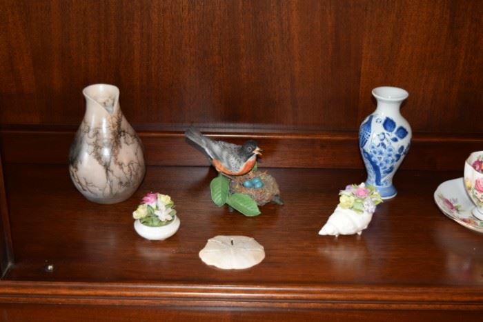 Small Figurines and Décor