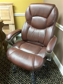 Another executive leather desk chair in great condition.