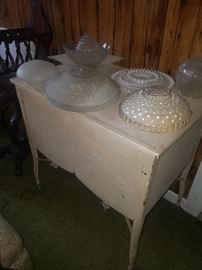 Vintage metal sink with lid