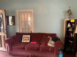 Shabby Chic Comfy Couch!! 