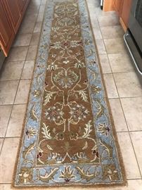 Approx. 10’ x 28”