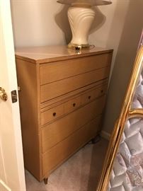 #3	kroehler oak chest of drawers 4 drawers34x18x41	 $120.00 	