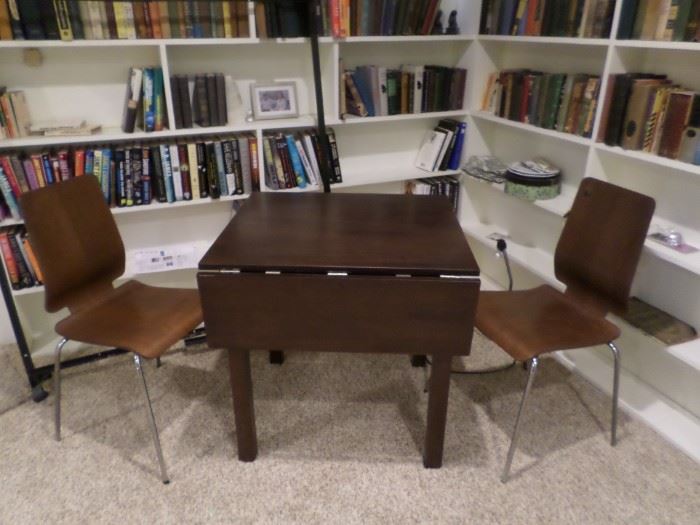Game table and chairs