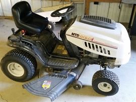 MTD 'Gold' 42 in. cut  mower with  hydrostatic transmission and 20 hp Kohler engine