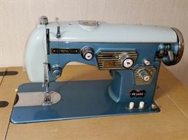 A closer look at the Remington sewing machine