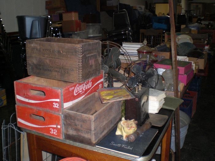 Winchester, Coca-Cola and other wooden cases