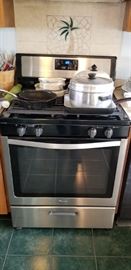 gas stove, very nice and almost new