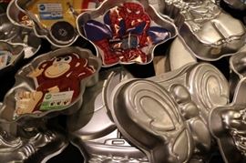 Wilton Cake Mold Cowboy, Airplane, Buszz Lightyear, Birthday.... 