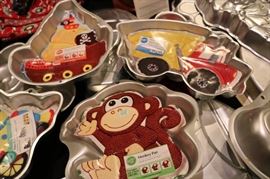 Wilton Cake Mold Cowboy, Airplane, Buszz Lightyear, Birthday.... 