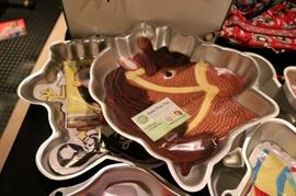 Wilton Cake Mold Cowboy, Airplane, Buszz Lightyear, Birthday.... 