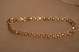 18K Gold Bracelet 