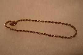 18K Gold Bracelet 