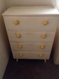 dresser chest of drawers