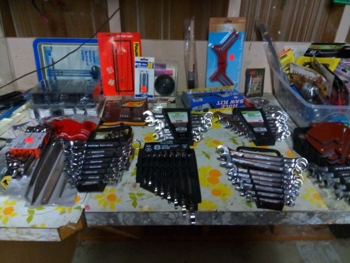Many many tool sets