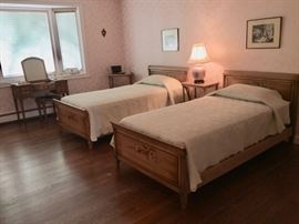 Beautiful bedroom set -Hand painted floral decorations on all pieces -beds ,dresser ,vanity and 2 night stands