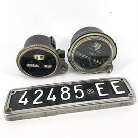Vintage Automobile Speedometers https://ctbids.com/#!/description/share/66229