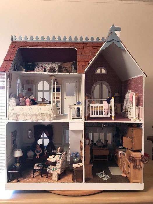5 other misc. Dollhouses with accessories 