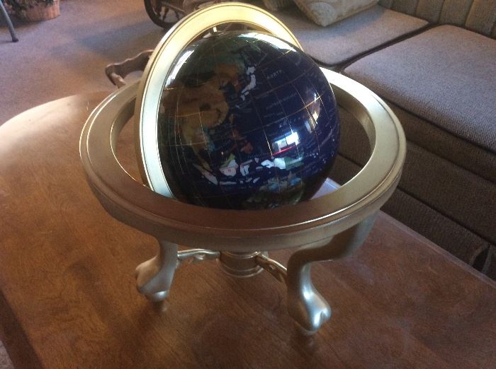 Gyroscope globe