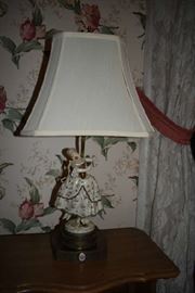 LADY FIGURINE LAMP