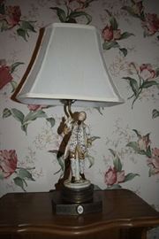 GENTLEMAN FIGURINE LAMP