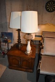 SIDE TABLE, LAMPS
