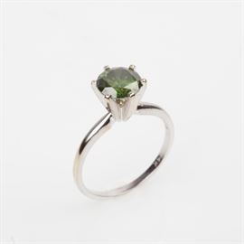 107: 14K 1.62CT IRRADIATED GREEN SOLITAIR DIAMOND RING SIZE 7