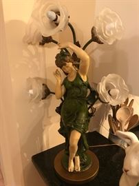 Beautiful Art Deco Lamp $ 132.00