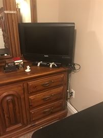 Master Bedroom - TV and miscellaneous items