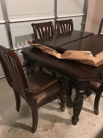 Garage - table & chairs