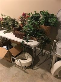 Garage - Greenery and greenery in baskets