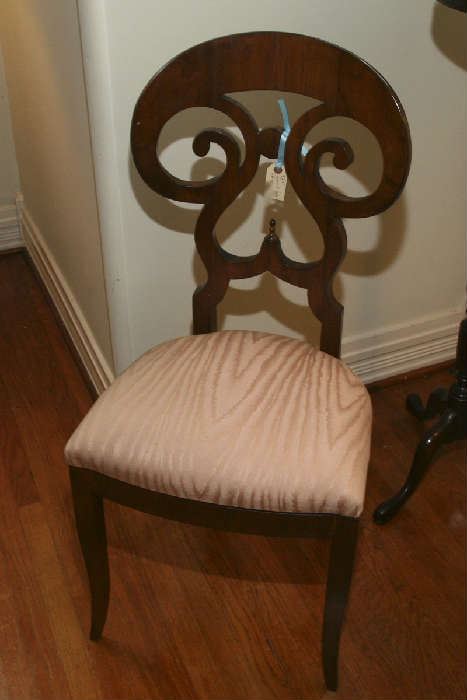 BEAUTIFUL FRENCH LADY'S CHAIR