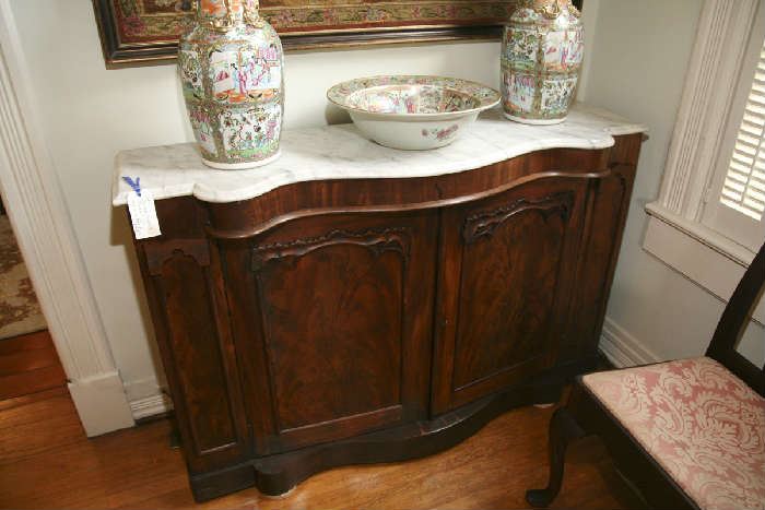 VICTORIAN BURLED WALNUT WITH MARBLE TOP FOYER PIECE