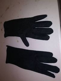 12 Pairs Of Black Cloth Gloves With Rubber Grip Fr ...