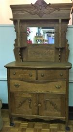 Lovely old oak sideboard.