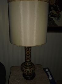 1 of 2 matching table lamps